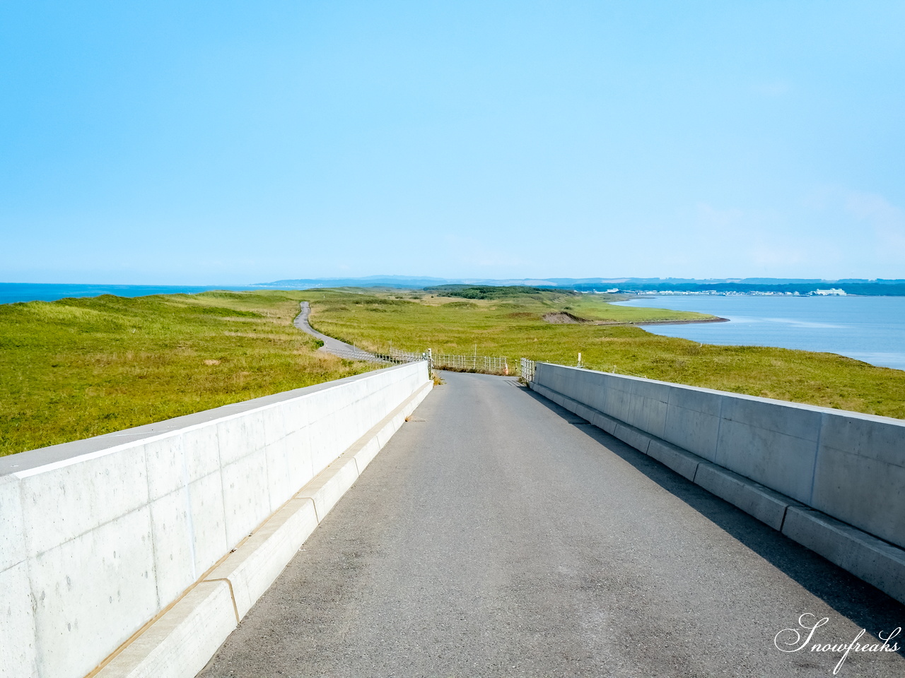 これぞ、北海道！サロマ湖とオホーツク海を望みながら『ワッカ原生花園』をのんびりサイクリング(^^)/